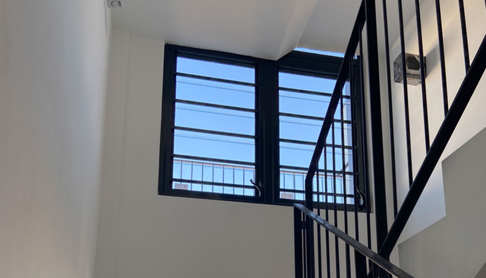 Las ventanas de uin2 son una referencia para arquitectos y arquitectas cuando se trata de ajustarse a todas las medidas de seguridad...