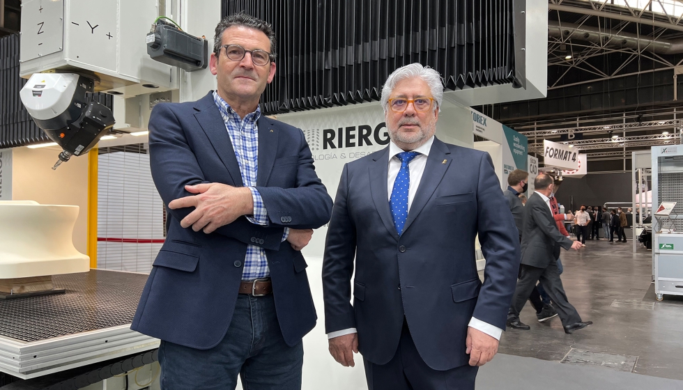 De izquierda a derecha, Miguel Bixquert, director de Fimma  Maderalia, y Santi Riera, director general de Rierge y presidente de Fimma...
