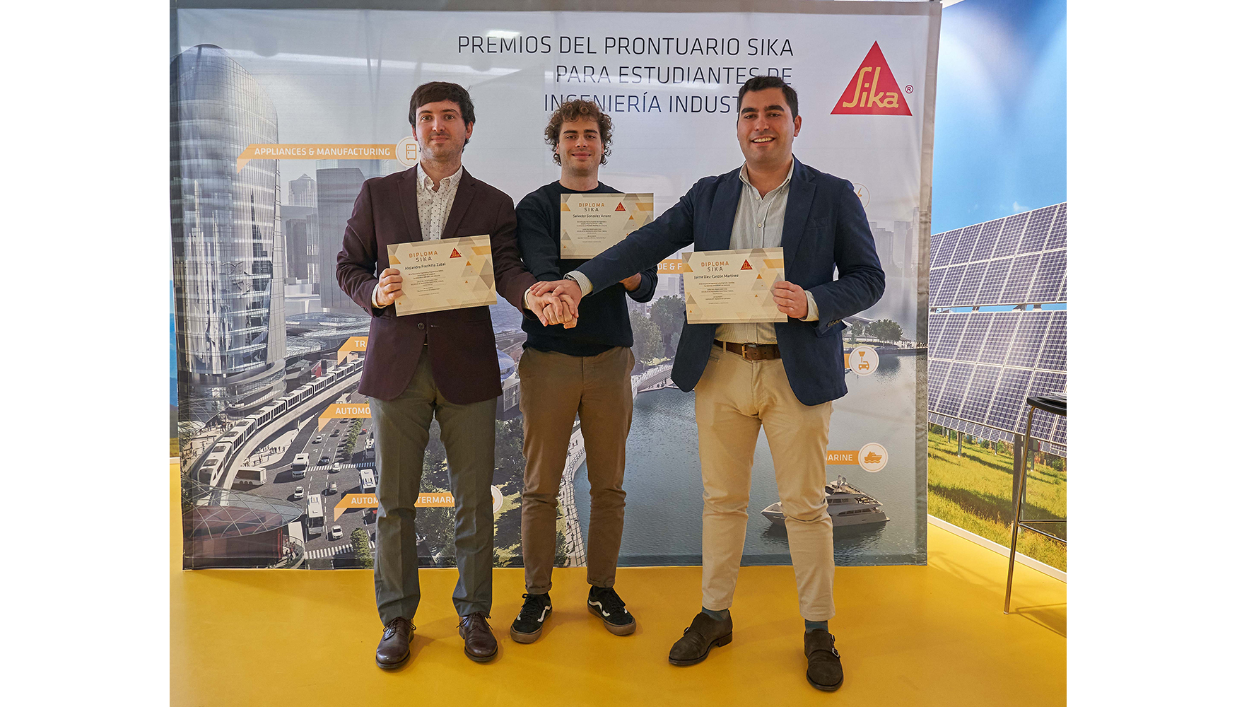 Galardonados en los Premios Prontuario de SIKA destinados a alumnos de las Escuelas de Ingeniera Industrial y Naval...