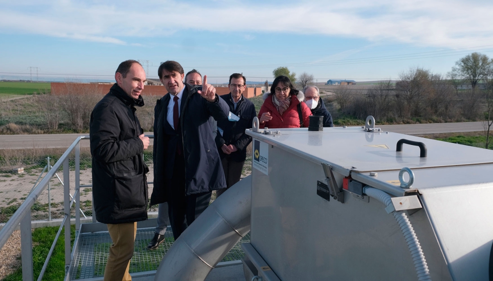 Un momento de la visita del consejero de Fomento y Medio Ambiente de Castilla y Len en funciones, Juan Carlos Surez-Quiones, a la EDAR de Portillo...