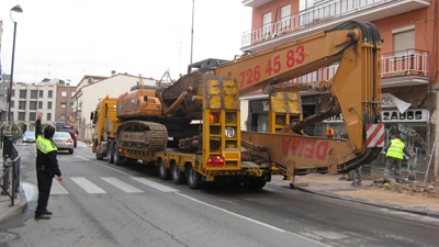 Almansa transport of machinery can carry equipment up to 60 tons