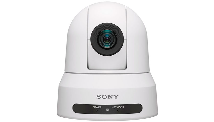 La cmara PTZ IP-4K SRG-X120 de Sony captura cada rincn del aula y enva seales de imagen al sistema Edge Analytics. (fuente: Sony)...