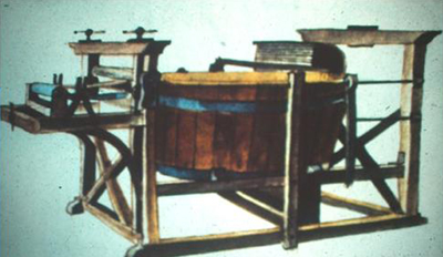 Modelo de la primera máquina de papel continuo construida en 1798