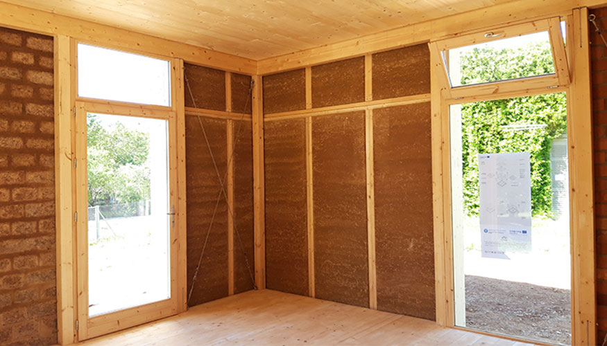 Interior del prototipo, formado por una estructura de madera en la que se han aplicado las diferentes soluciones constructivas...
