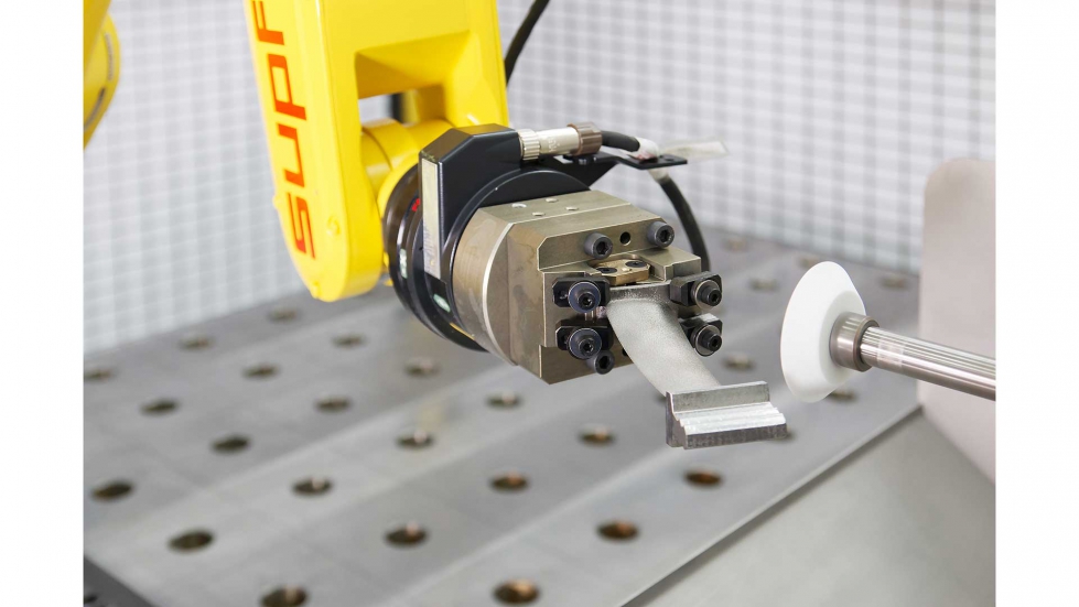 O portfólio da Supfina inclui uma inovadora célula de fabrico para acabamento de componentes flexíveis assistidos por robô. Foto: Supfina Grieshaber...