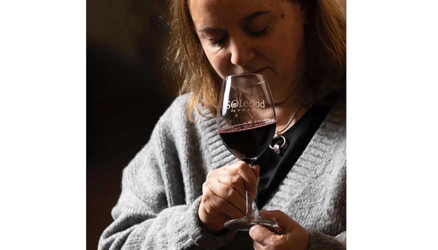 La enloga Milagros Romero elabora el nico vino tinto con medalla de oro de la mitad sur de Espaa en el prestigioso concurso Grenaches du Monde...