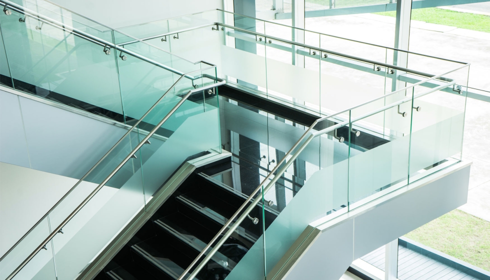 Las barandillas de vidrio de Soluglass constituyen un elemento esttico y elegante para la arquitectura moderna