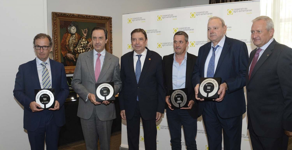 Durante el acto, se han entregado los galardones a las cooperativas ganadoras en los Premios Cooperativas Agro-alimentarias de Espaa 2022...