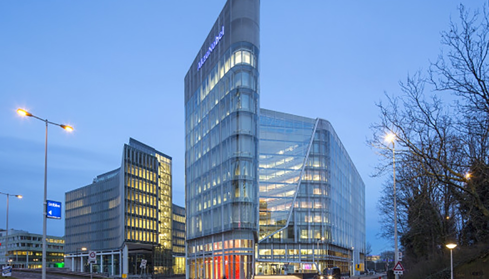 Edificio Akzo Nobel, en msterdam, con vidrios de AGC