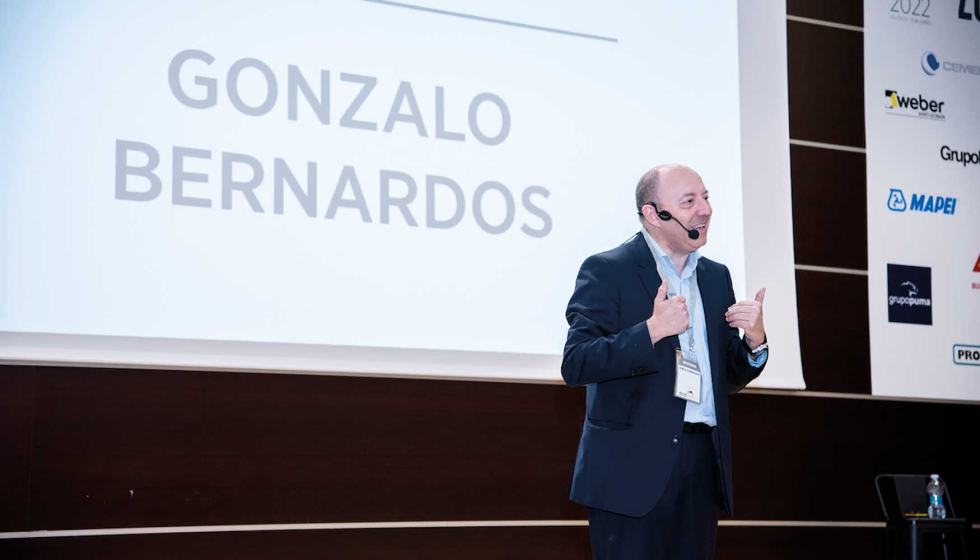 El analista y consultor econmico, Gonzalo Bernardos, durante su exposicin sobre la situacin del sector de la construccin...