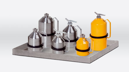 Las nuevas jarras de transporte y dosificacin de Denios estn disponibles en 6 modelos distintos
