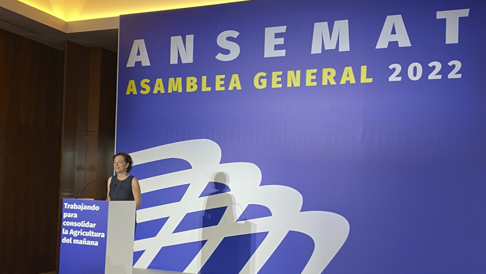 Esperanza Orellana, directora general de Producciones y Mercados Agrarios, durante su intervencin en la Asamblea de ANSEMAT...