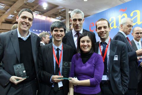 Members of the delegations of Virtualware and Gizer.net after receiving the award at the CeBIT