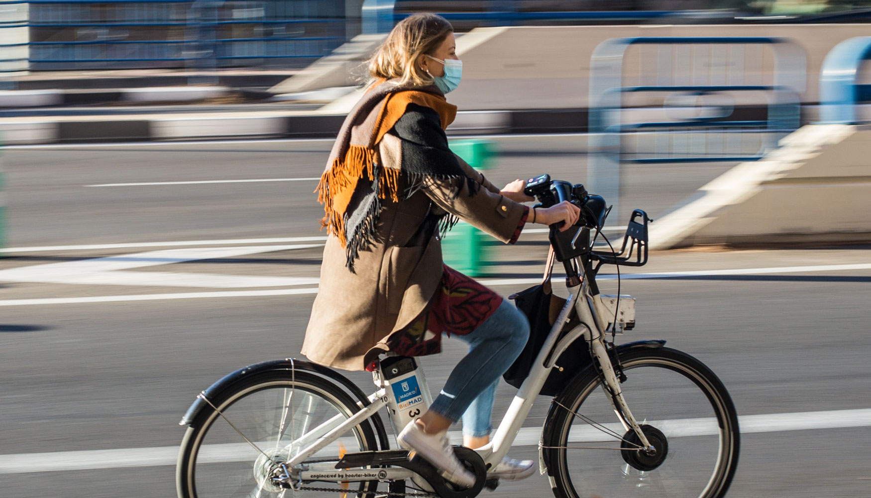 En casi todas las ciudades analizadas, la mayora de los encuestados se siente ms segura en coche que en bicicleta...