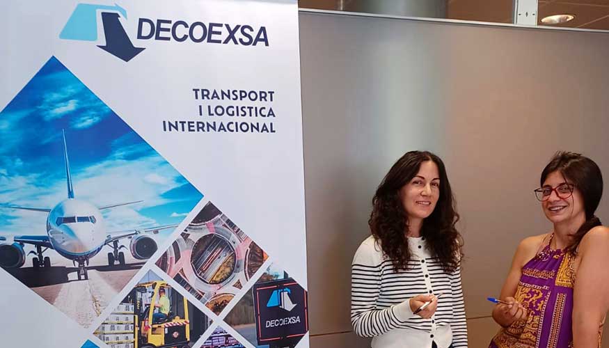 Vicky Massa, directora de la nueva oficina de Decoexsa en Girona, y Mnica Taormina, responsable del equipo de Costumer Services...