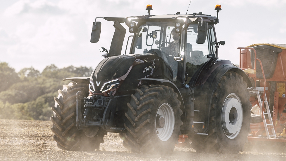 La producción de la Serie Q comienza en otoño de 2022 y los primeros tractores se entregarán a los clientes a partir de octubre...