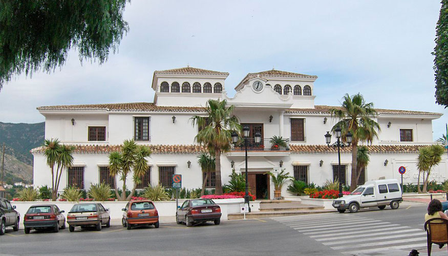 Fachada del edificio del Ayuntamiento de Mijas. Foto: T y kriptonita