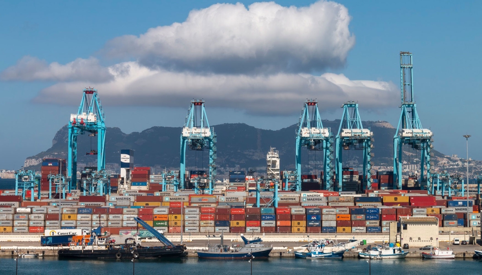 Vista del puerto de Algeciras donde GEFCO ha abierto un nuevo centro