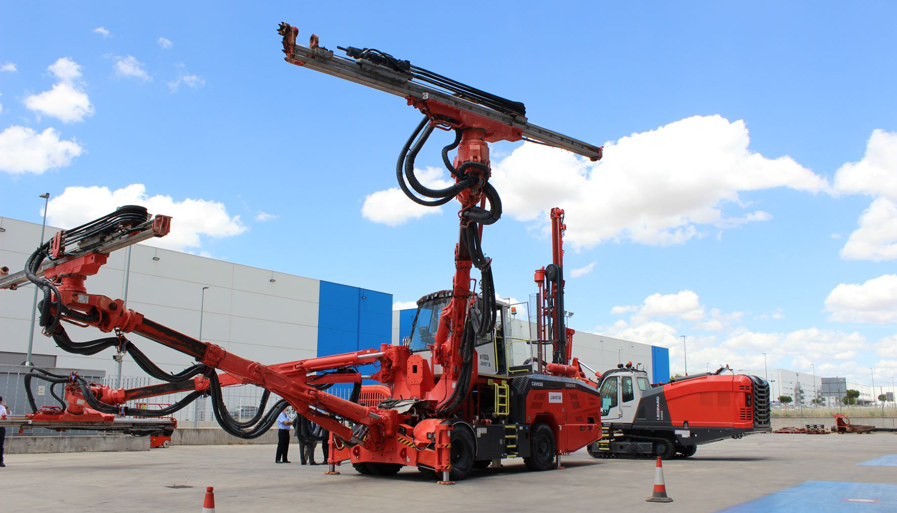 El Sandvik DT1132i se presenta como el mejor compaero para cubrir las necesidades de perforacin de interior debido, principalmente, a dos factores...