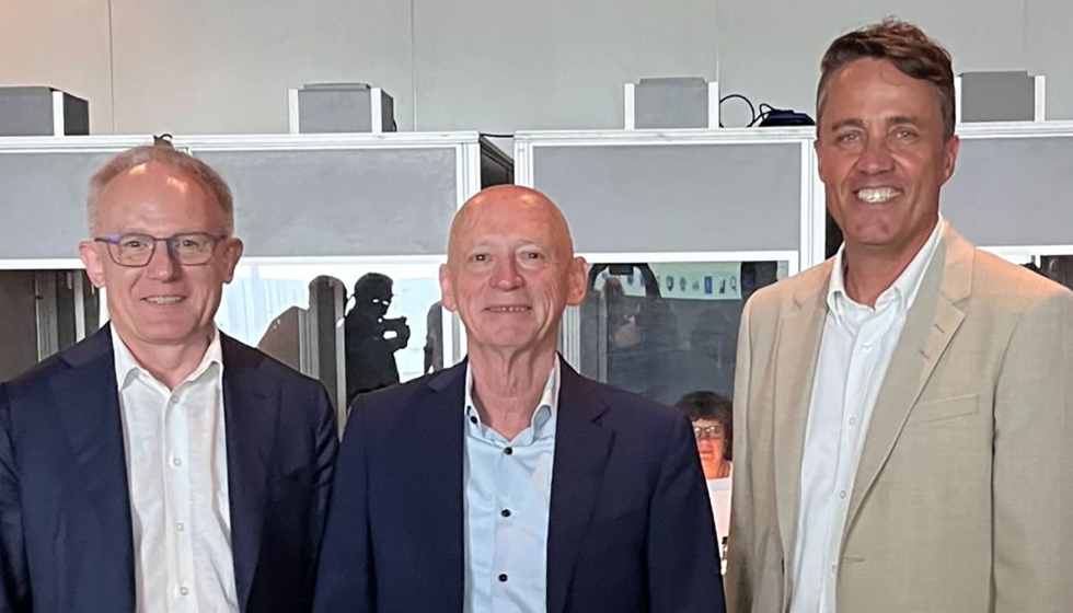 De izquierda a derecha: Jarek Maciążek, Robert Holliger (presidente honorario) y Dirk Hoferer