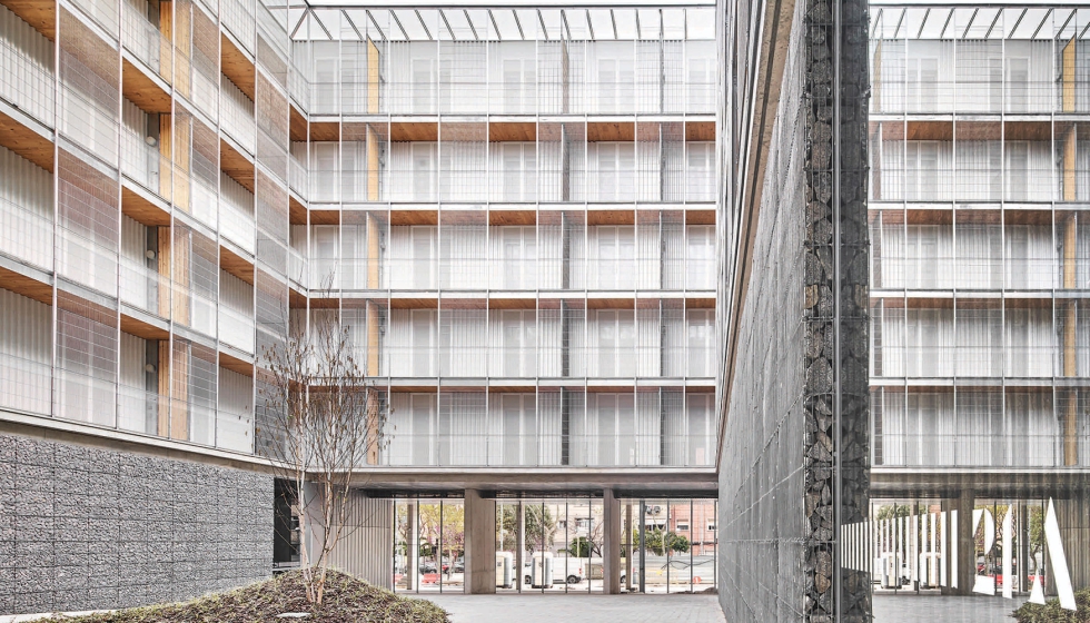 Una edificación más eficiente y sostenible en las viviendas sociales de Cornellà: Premio de Arquitectura 2021. Foto: José Hevia...