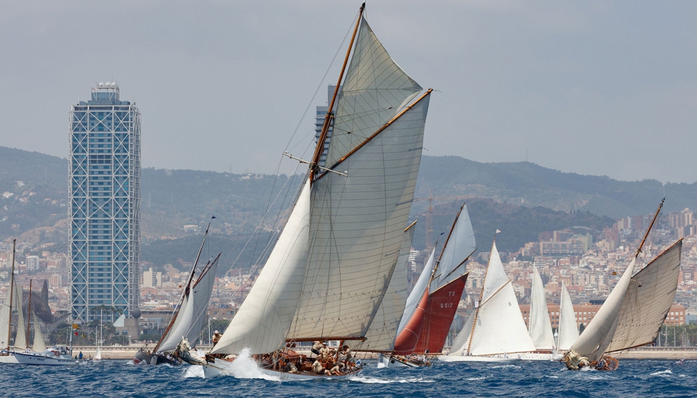 Miles de turistas y barceloneses podrán ser testigos de excepción desde el Port Vell, la Barceloneta o el Port Olímpic Miles de turistas y barceloneses podrán ser testigos de excepción desde el Port Vell, la Barceloneta o el Port Olímpic