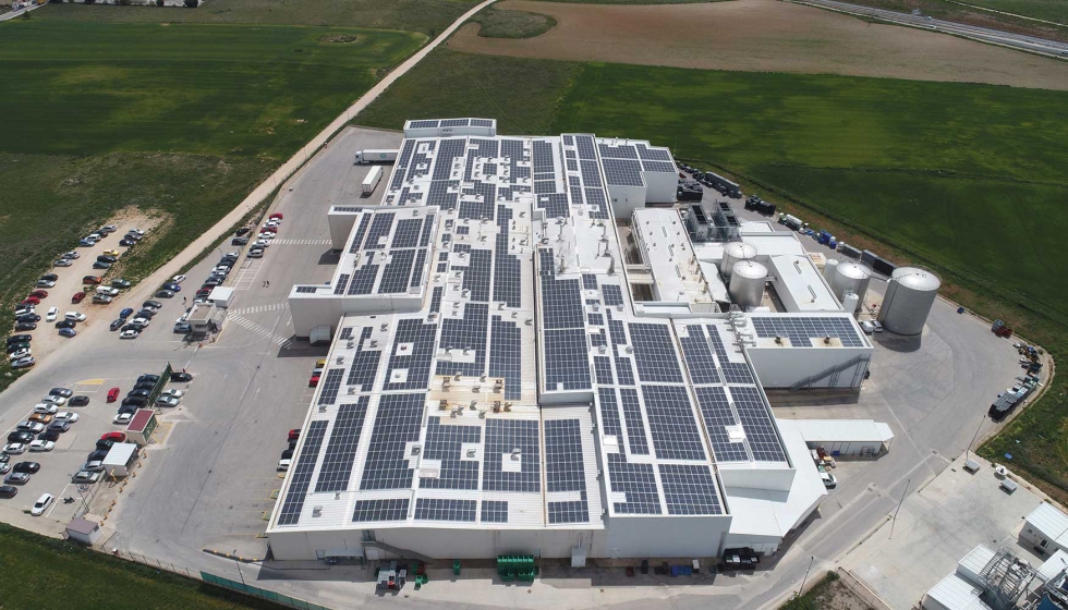 La planta de autoconsumo solar instalada sobre la cubierta de la fbrica de elaborados situada en Tarancn cubre el 5% de las necesidades energticas...