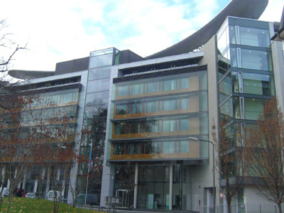 El edificio de oficinas est� situado en Darmst�dter Landstra�e, 108 de Frankfurt