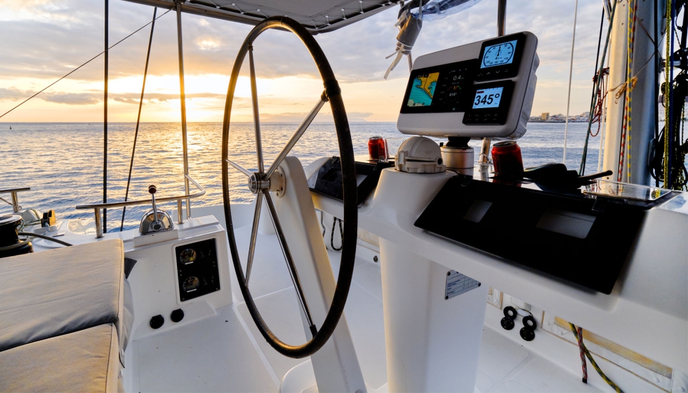 Para la navegacin a vela, Navegar y Pescar CMC, S.L ofrece B&G y NKE