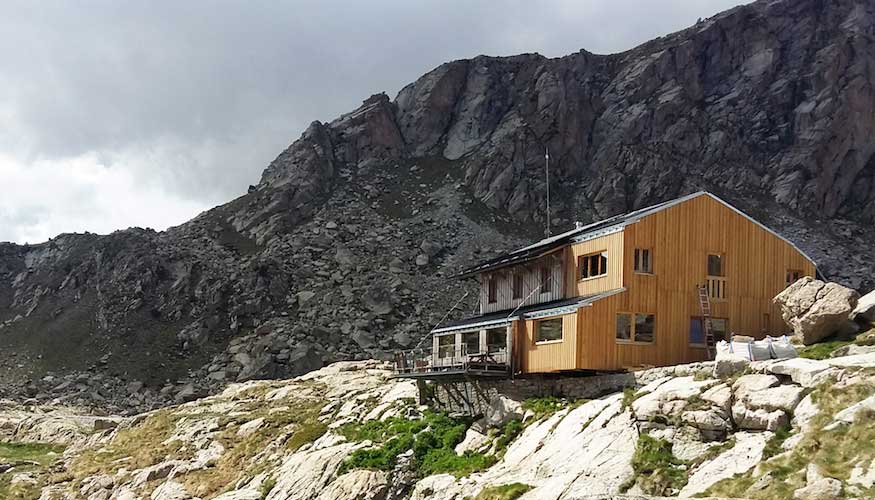 Uno de los ltimos desafos de Grup Sebastia fue la construccin de este espectacular refugio Colomina, construido en madera a 2.420 metros de altura...