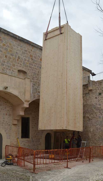 Entre los proyectos de Sebastia se encuentra este ascensor fabricado en madera CLT situado en el castillo de Mahn (Menorca)...