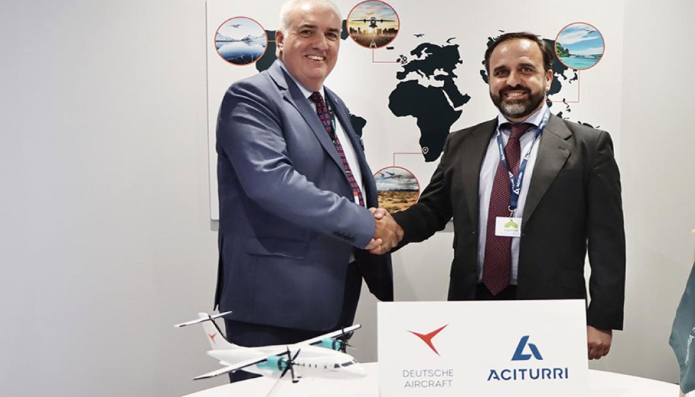 Dave Jackson, CEO de Deutsche Aircraft, y consejero delegado de Aciturri, lvaro Fernndez Baragao, formalizando el acuerdo...