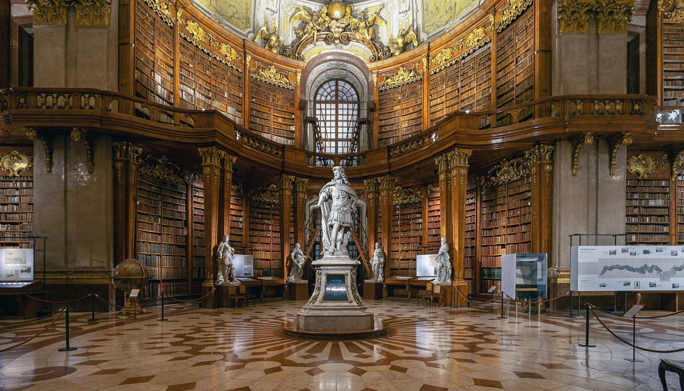 Impresionante panormica de la Biblioteca Nacional de Viena, considerada una joya arquitectnica, con un importante fondo documental...