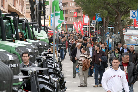 Sant Josep Fira hosted over its three days of duration more than 190,000 people, very similar to the previous years figures...