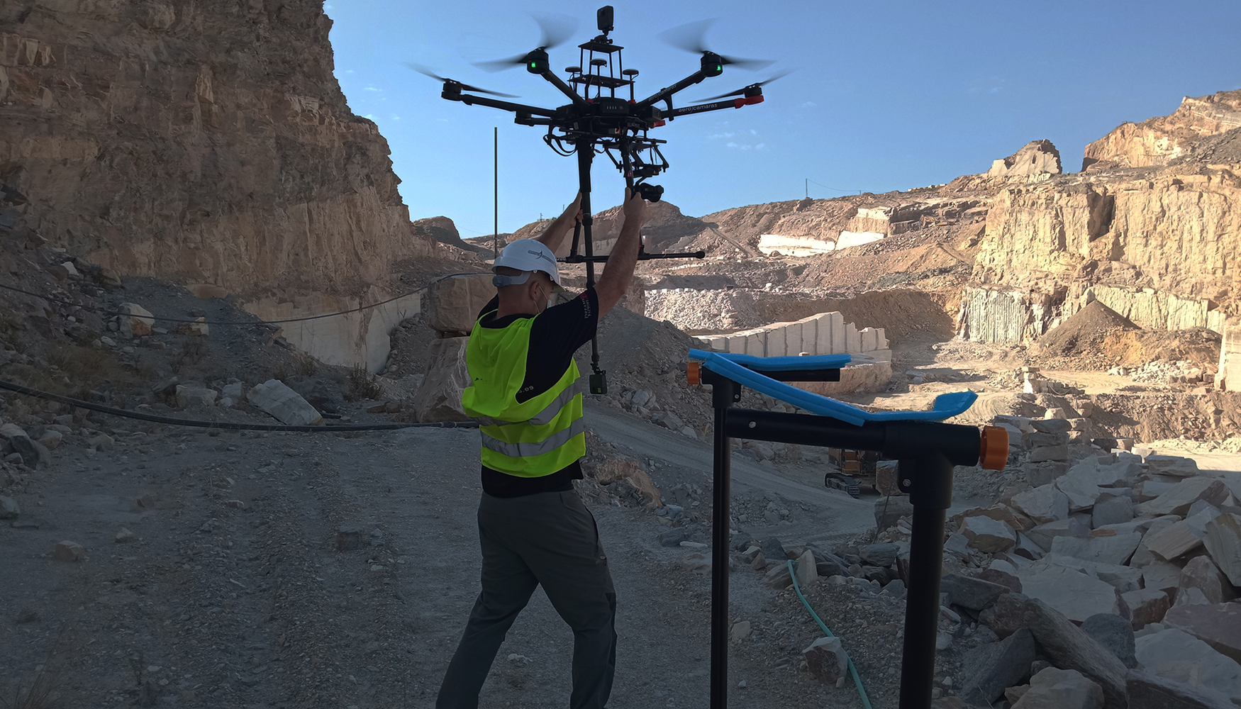 Piloto de drone especializado em topografia nos servios da Aerocamaras