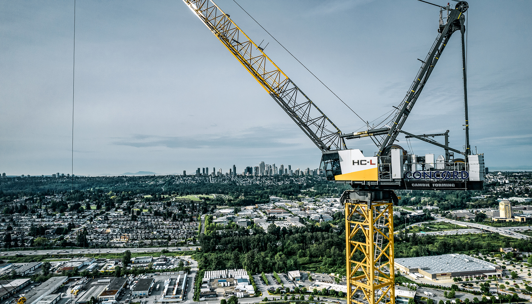 La gra 280 HC-L 12/24 Litronic de Liebherr impresiona con una capacidad mxima de elevacin de hasta 24 toneladas