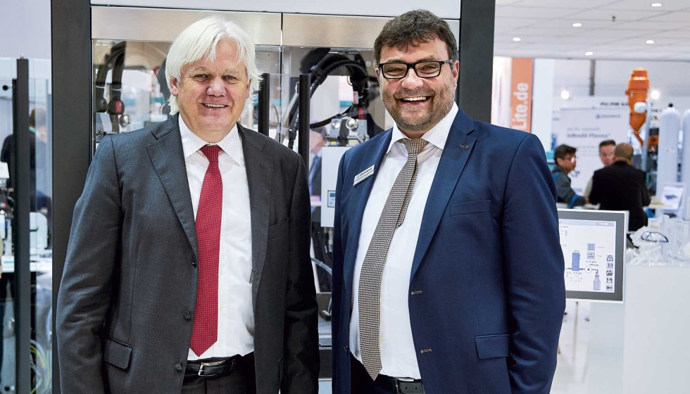 Christian Buske (derecha), Director ejecutivo de Plasmatreat, y Hans Beckhoff (izquierda), Propietario y director de Beckhoff Automation...