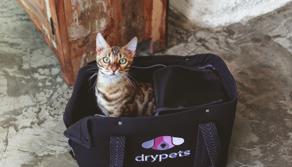 Drypets es el primer textil inteligente para mascotas con una tecnologa nica que elimina parsitos, virus y bacterias