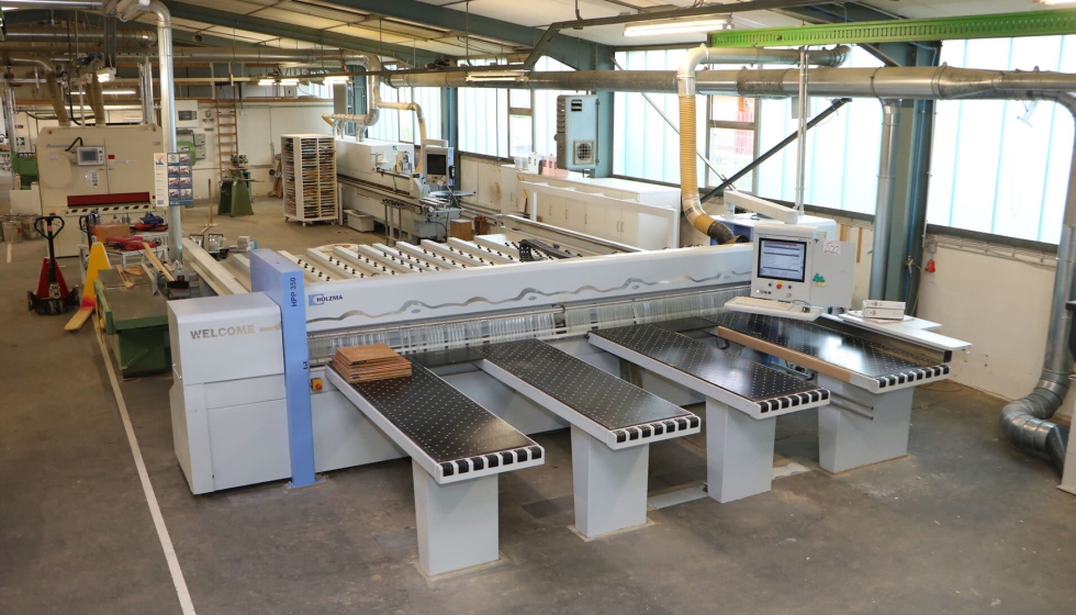 Simetría Iniciativa salado Surplex subasta máquinas para el trabajo con madera tras el cierre de una  carpintería en Alemania - Madera