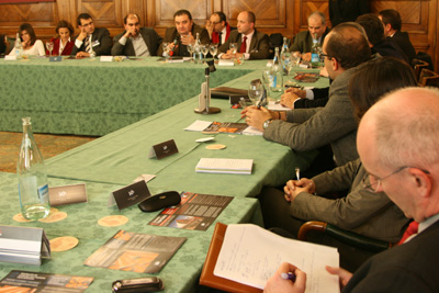 Image of the participants in the Panel on 'Distribution of products that require specialization'