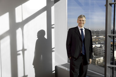 Henrik Starup, junto a una ventana en sus oficinas de CNH