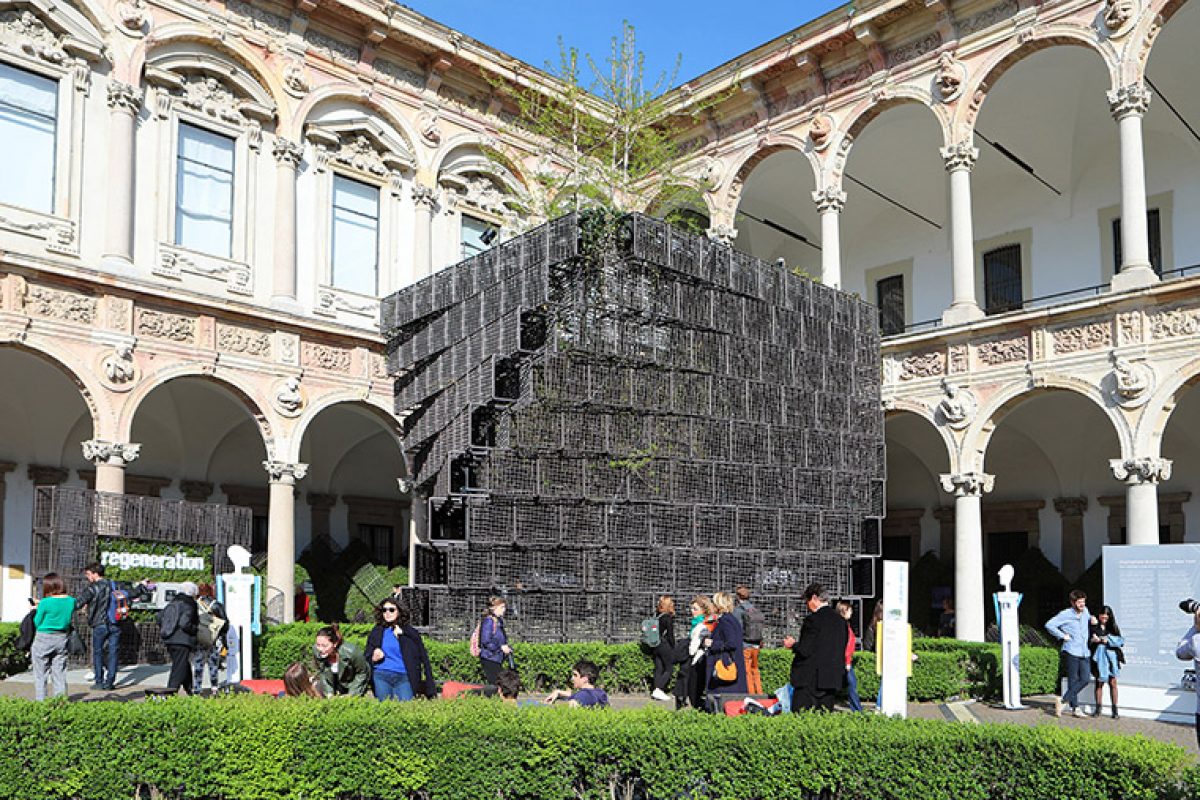 Komodo EcoWall, the modular partition designed by Raffaello Galiotto for Nardi with used plastic