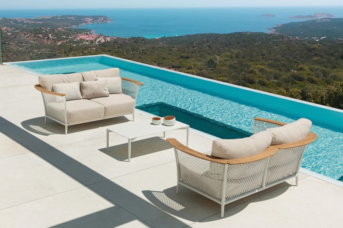 The metal protagonist in the Pascal outdoor furniture collection, designed by Marco Acerbis for Talenti