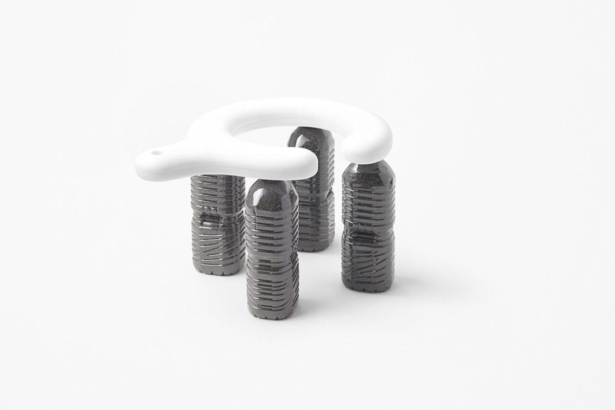 nendo designed a portable toilet minimLET for Sugita Ace. Social design thinking about the most disadvantaged people