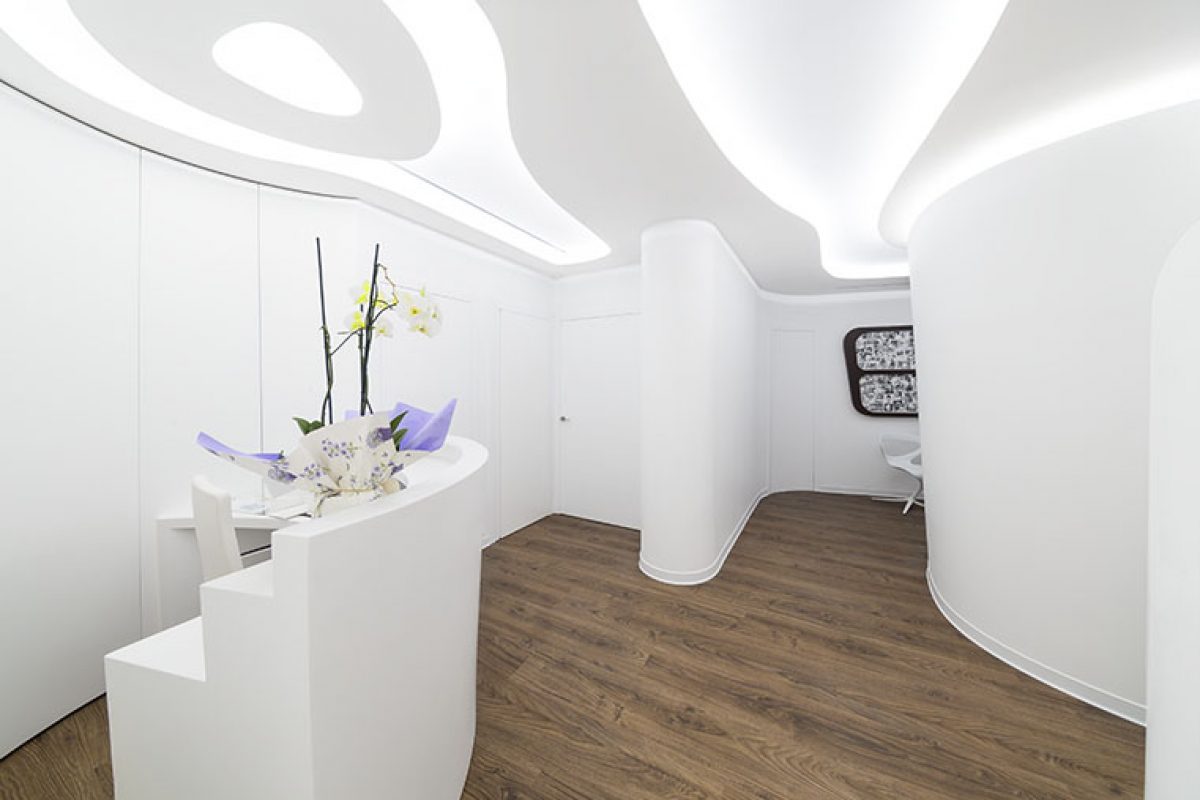 HI-MACS qualities lead to the impeccable interior design of Fran Cans Studio in the gynecological clinic