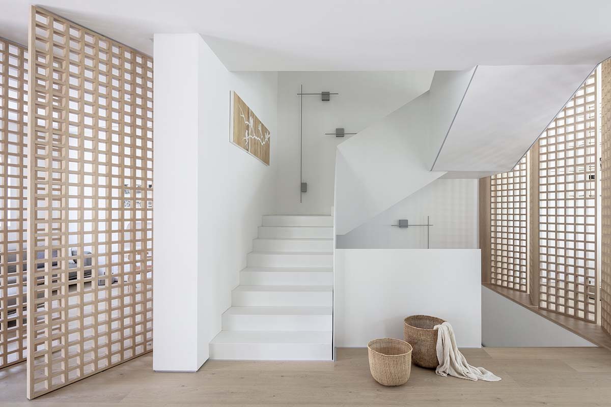 Tel Aviv Designer Selects the Structural Wall Lamp for a Contemporary Residence