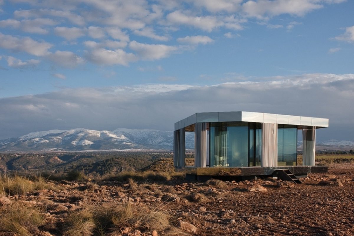 OFIS Architects and Guardian Glass challenge nature and demonstrate the importance of glass with The house of the...