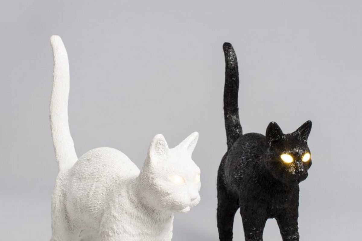 Discover Felix: the new catlike lamp designed by Studio Job for Seletti