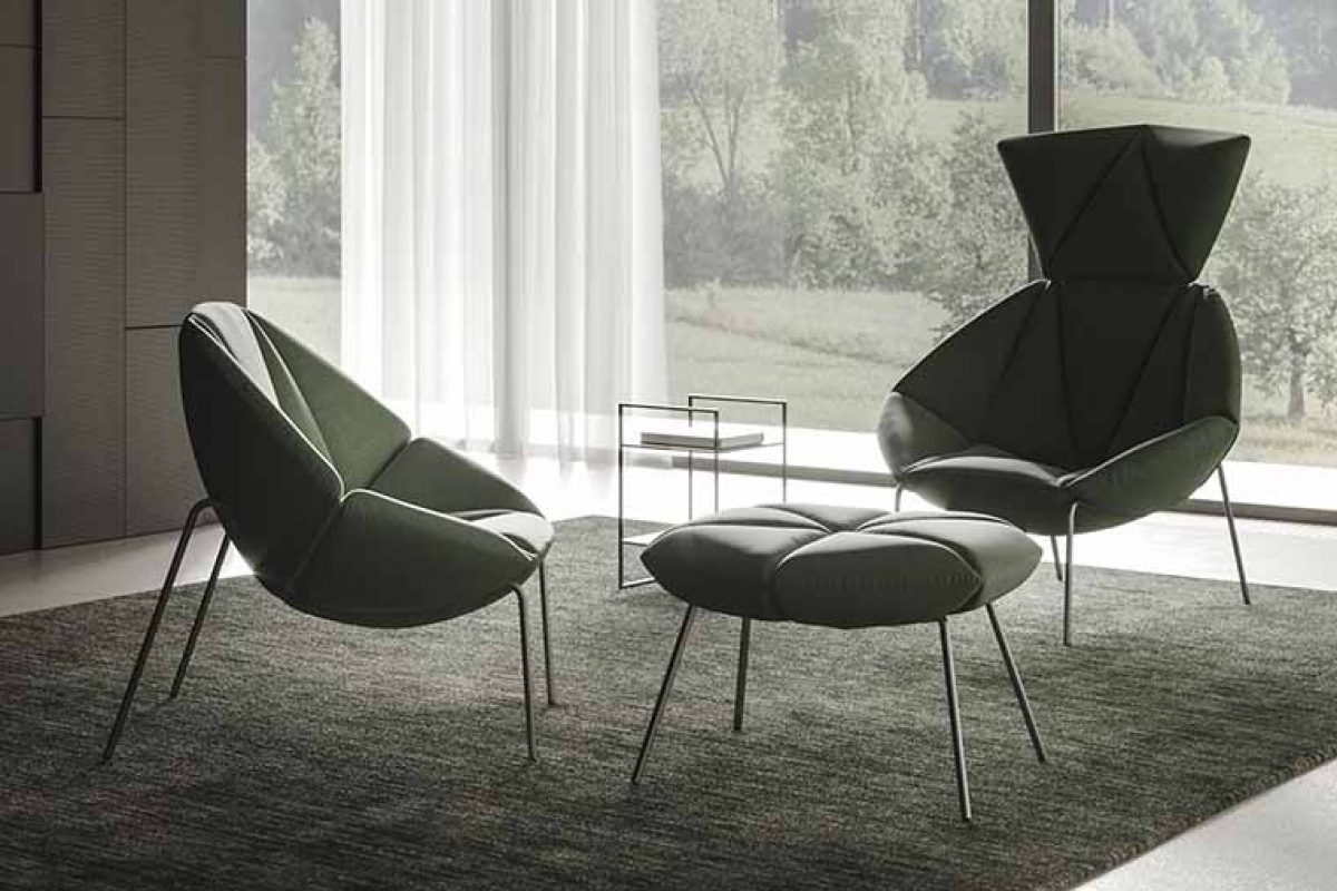 Gino Carollo designed the Mantra seating collection for Ronda Design. Seductive relaxation