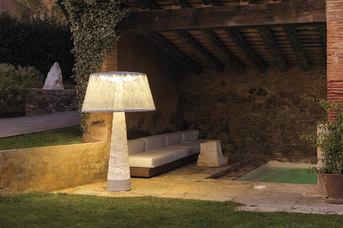 Vibia, your partner in the garden. Lights bringing style to outdoor spaces
